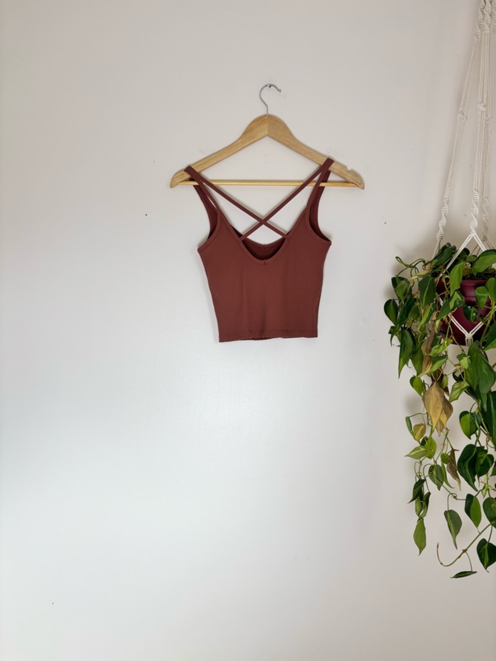 Vuori Rib Crop Tank In Rust - Picture 8 of 9